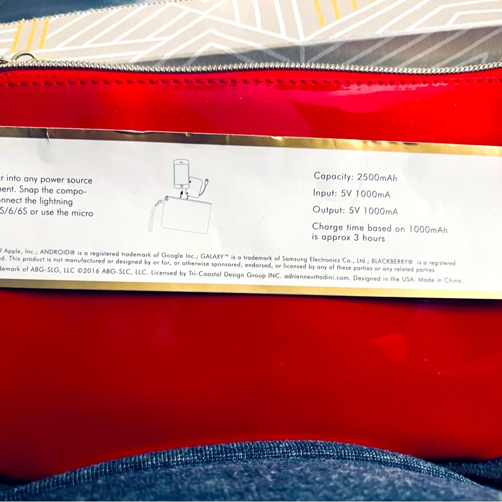 Adrienne Vittadini charging wallet/wristlet. NWT